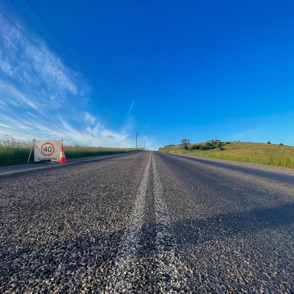 Open road with 40km speed sign