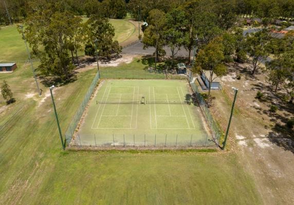 Tenambit tennis courts