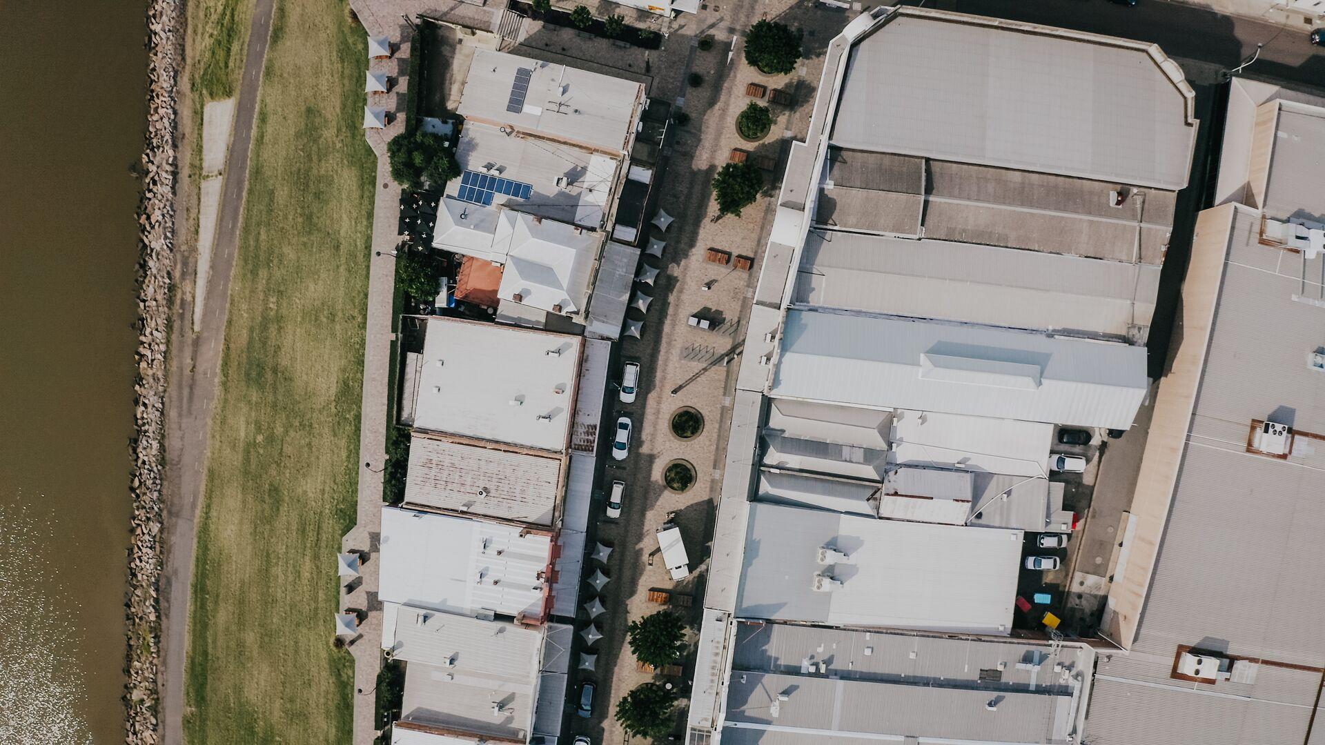 Levee aerial