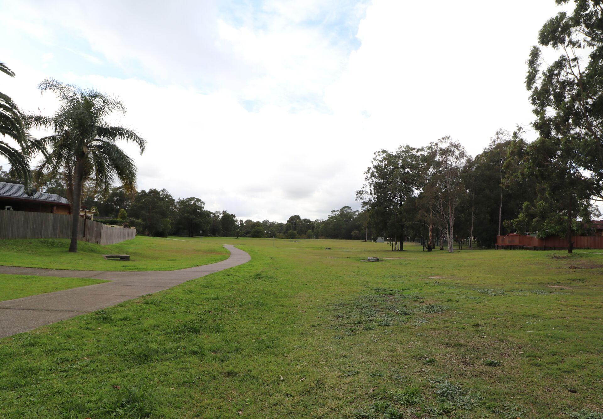 Heron Close Park footpath