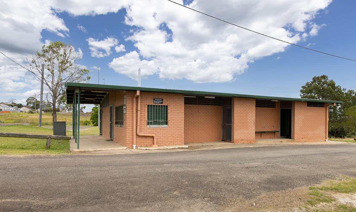 Canteen and amenities building 